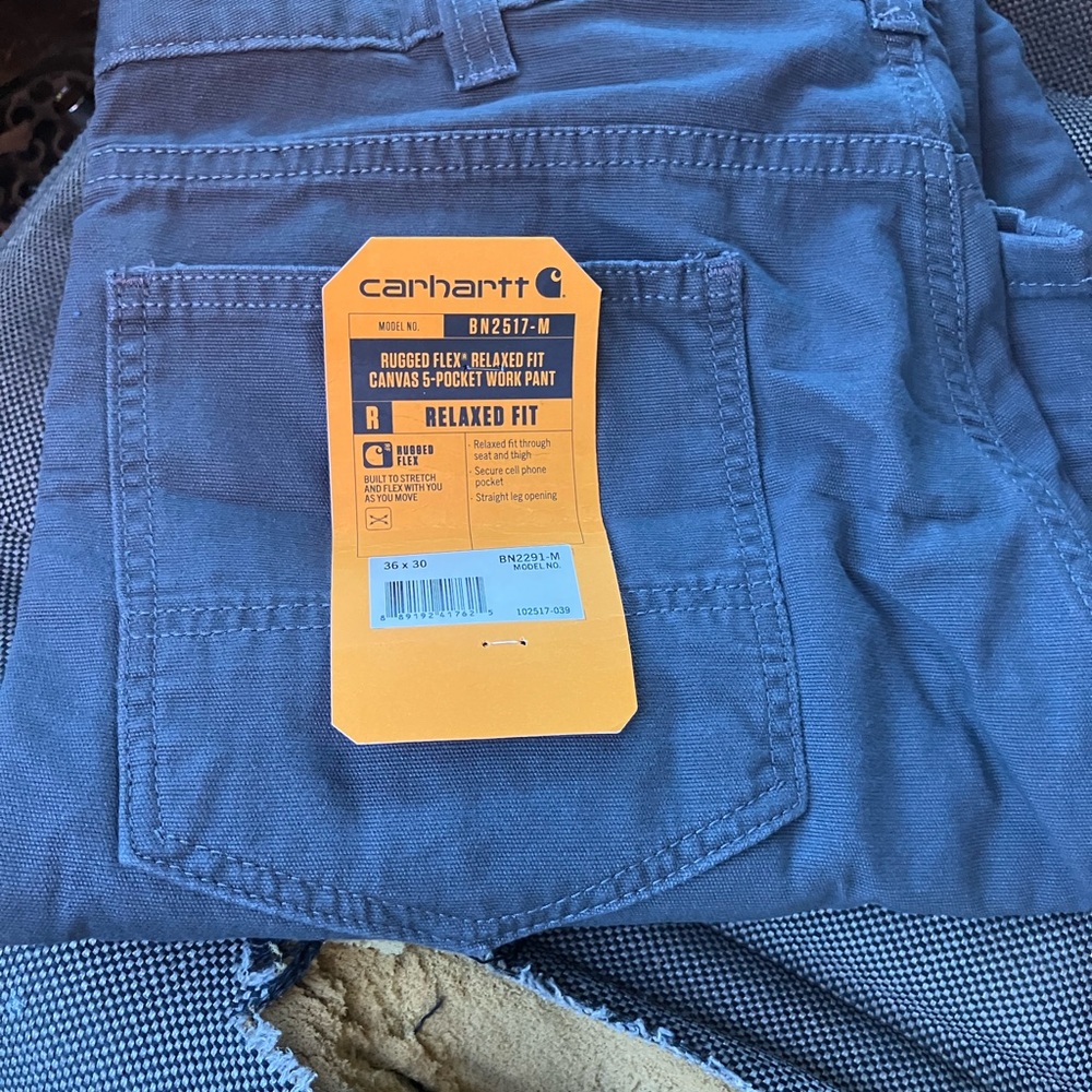 Size 3632 men’s brand new Carhartt pants